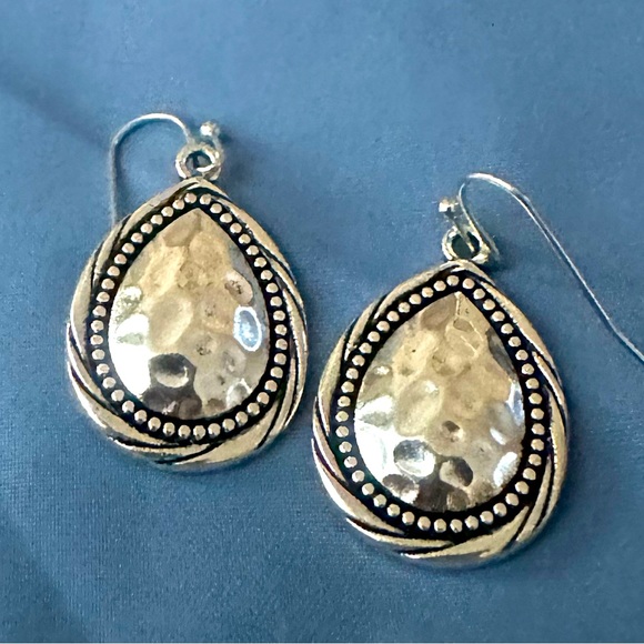 Vintage -Uniquely Carved Silver Dangle Earrings - Picture 2 of 3